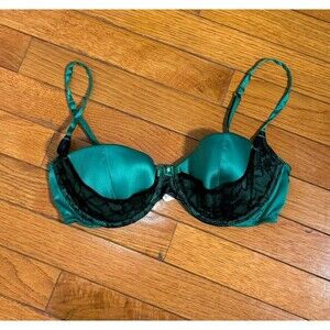 Victoria’s Secret Satin and Lace Bra 34D NEW
